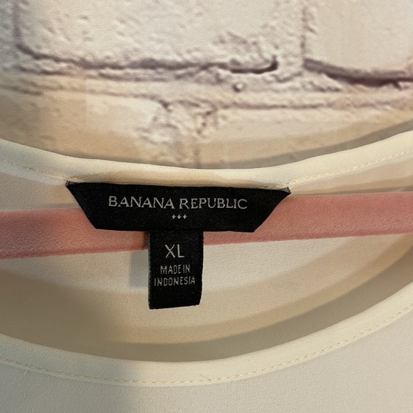 Banana Republic cream bell sleeve gorgeous blouse with amazing lace design XL - Picture 2 of 9